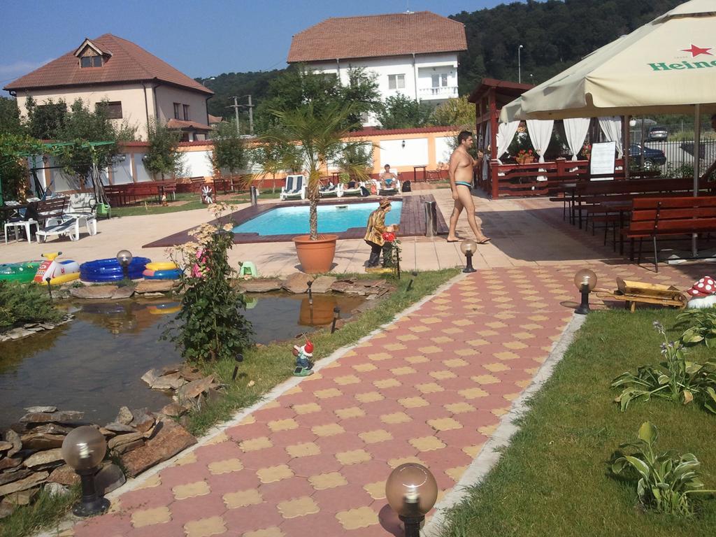 Casa Alba 호텔 Râmnicu Vâlcea 외부 사진