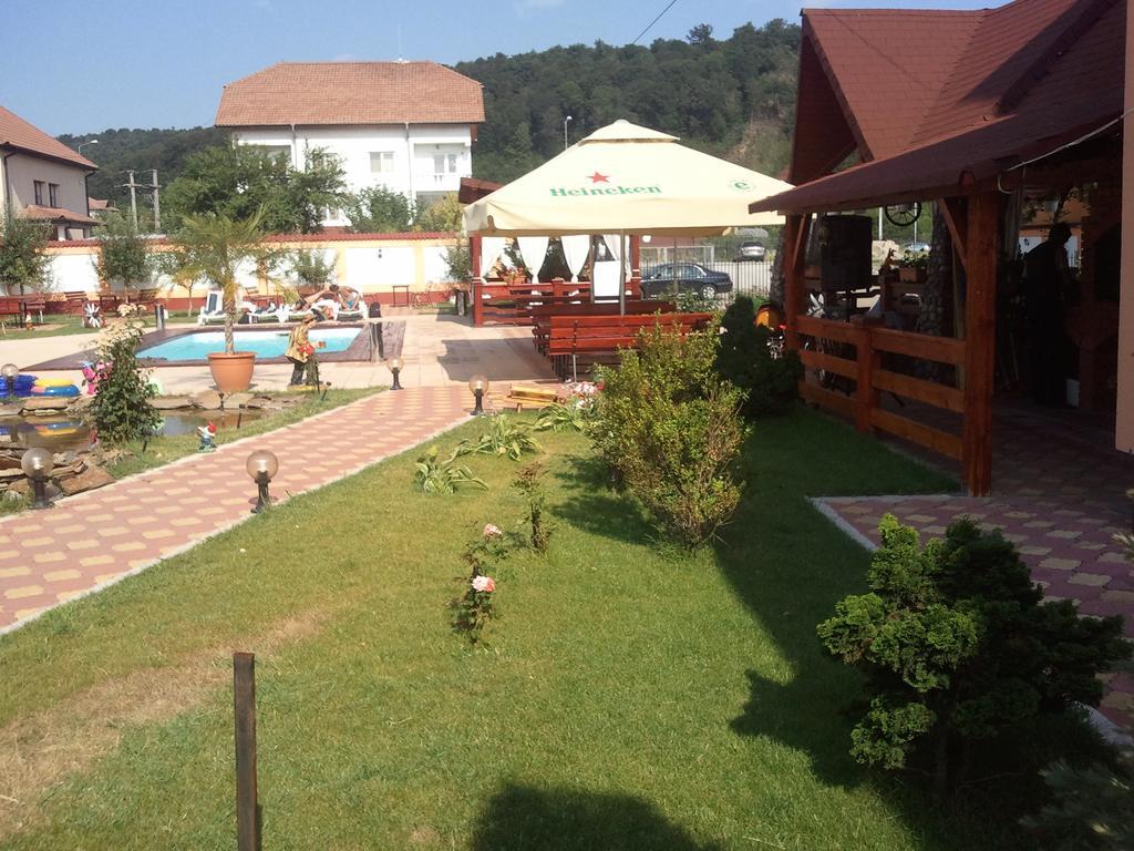 Casa Alba 호텔 Râmnicu Vâlcea 외부 사진