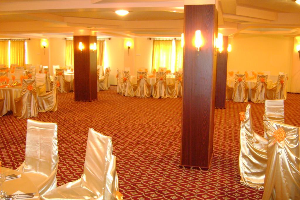 Casa Alba 호텔 Râmnicu Vâlcea 외부 사진
